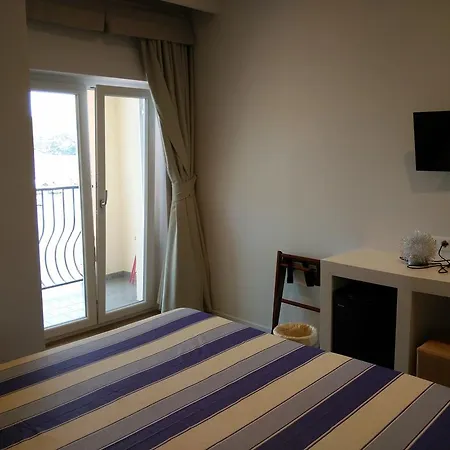 L'approdo بورتو أتْسورّو