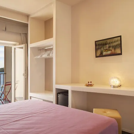 فندق L'approdo 3*