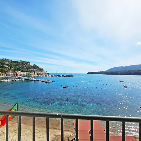 L'approdo فندق 3*