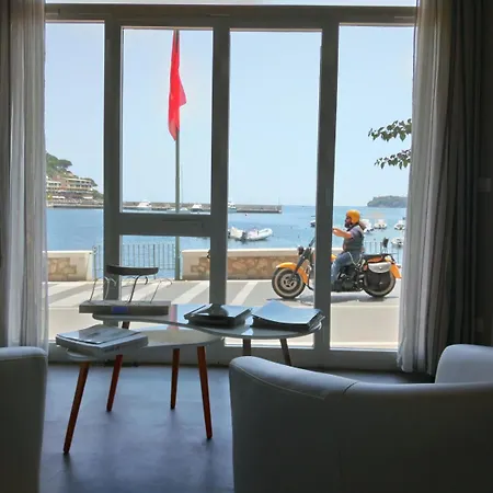 L'approdo فندق 3*